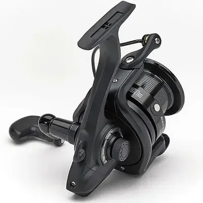 Daiwa Carrete Black Widow C25A