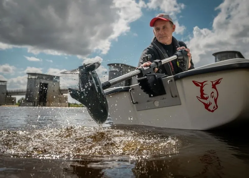 RHINO BLX 80 ELECTRIC OUTBOARD MOTOR R2000002
