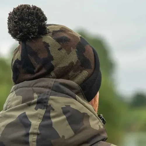 AVID BLACK AND CAMO BOBBLE HAT A0620391